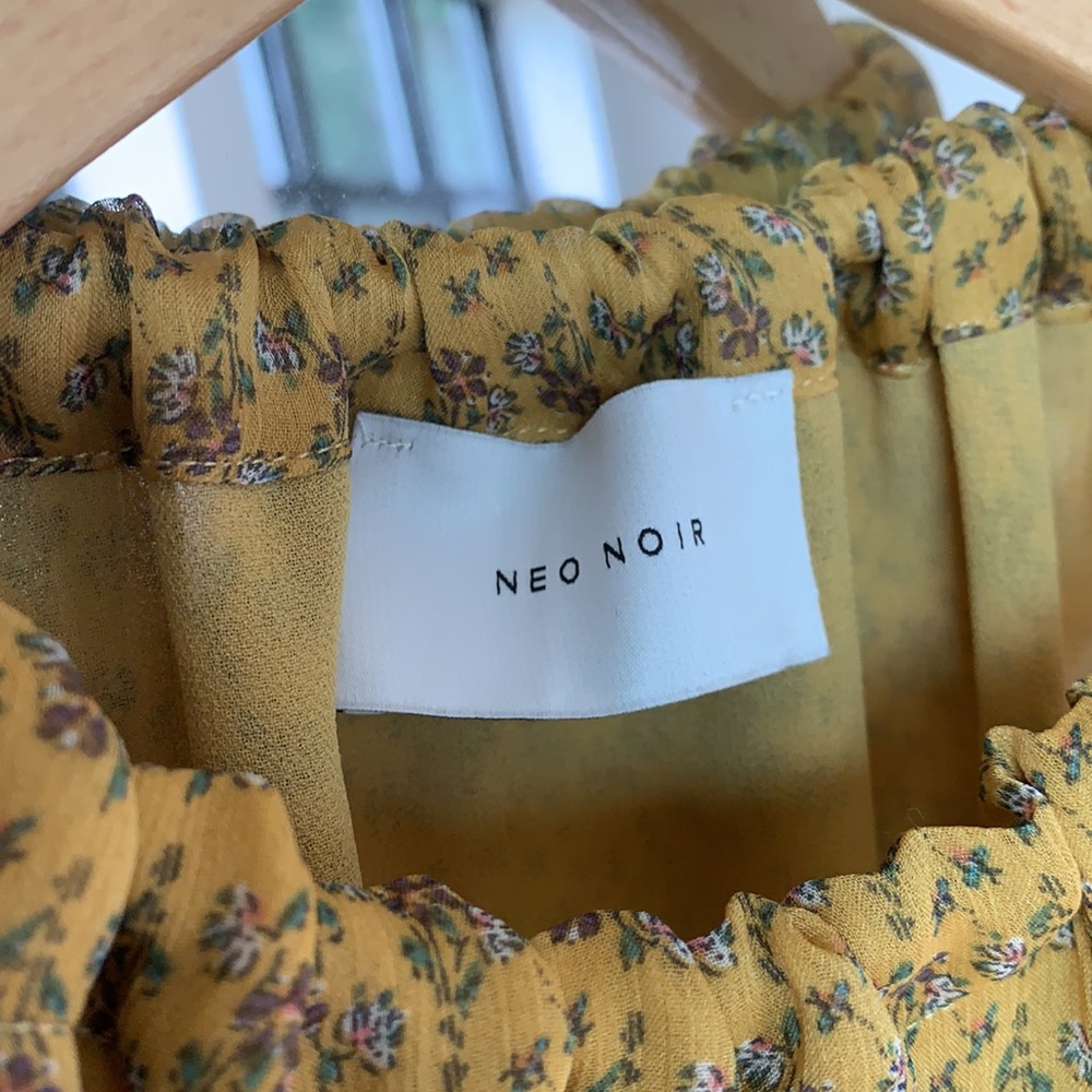 🦄 Neo Noir top with ruched neckline sash - Picture 5 of 10